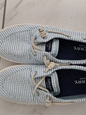Sperry Blue & White Striped Seersucker Crest Boat Shoes Sz 8 NWOT